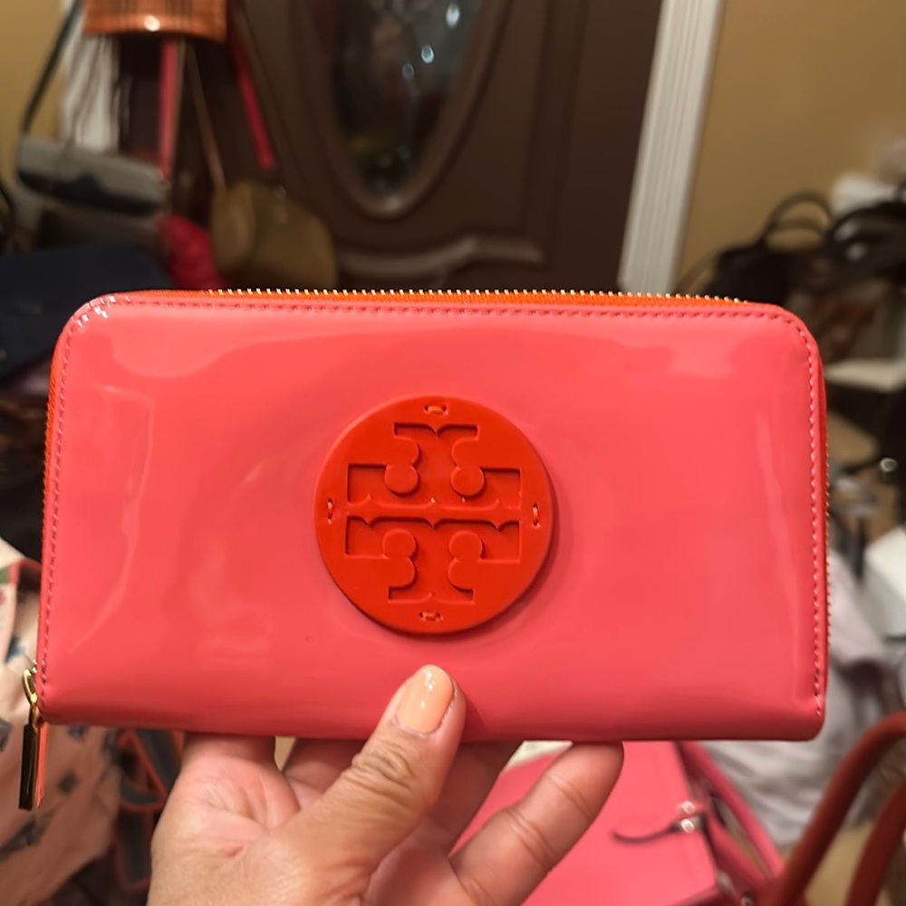 Tory Burch long zippy wallet